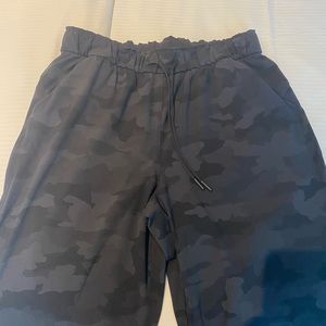 🖤 Lululemon / Stretch High Rise Jogger full length.
